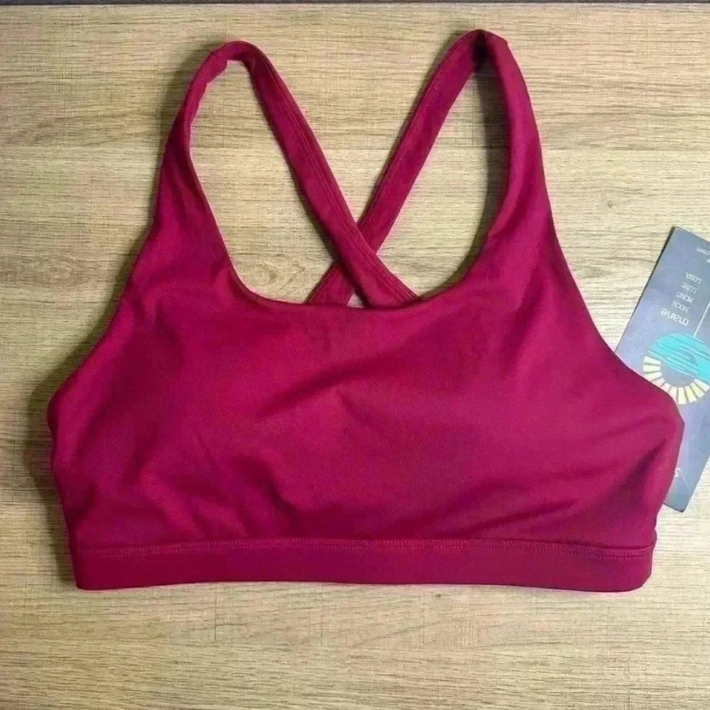 Sol & Mane crossed back sports bra Plum Size Large NWT
Removable pads
